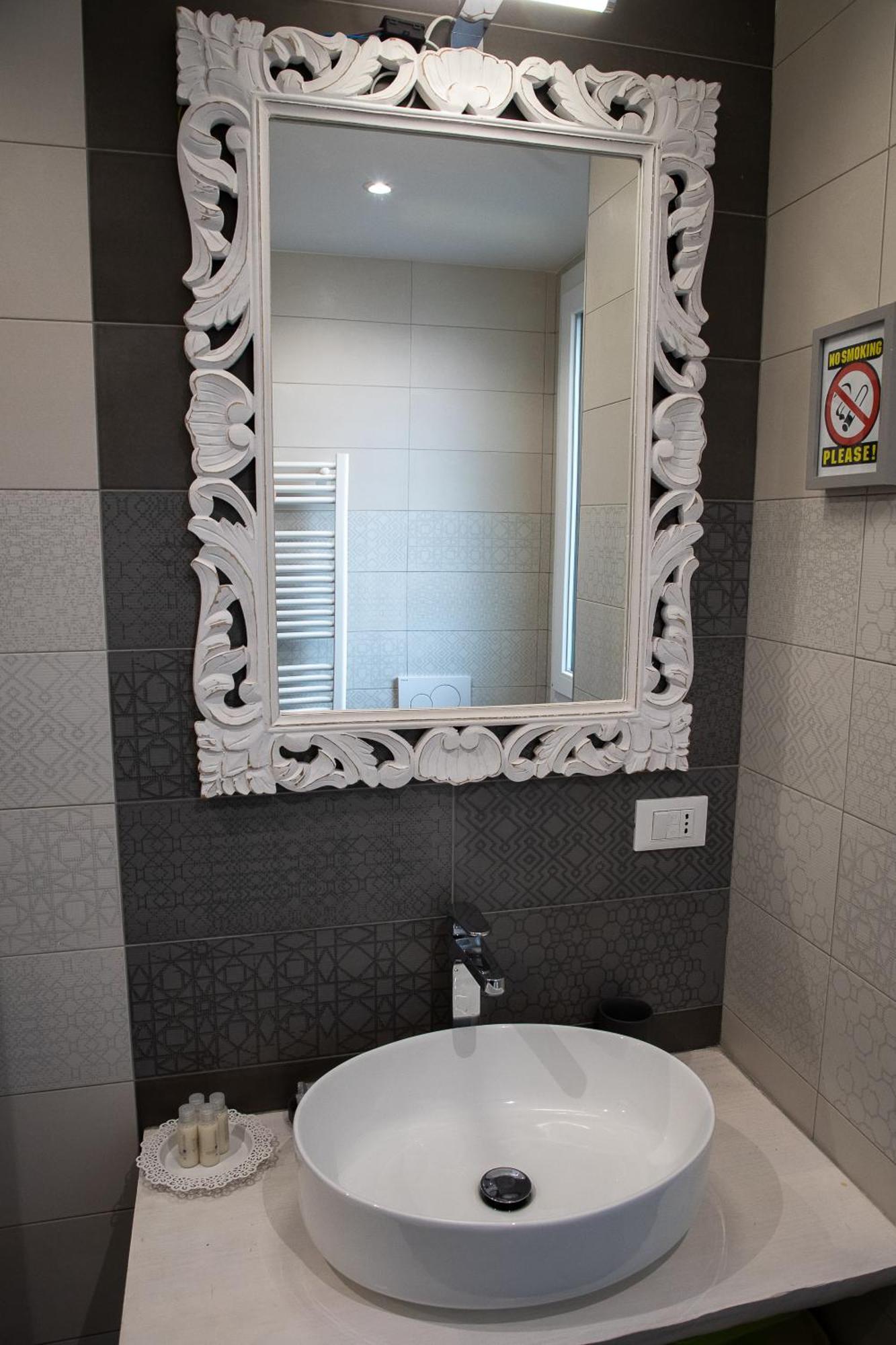 Happy Home Bo Centro Free Private Parking 볼로냐 외부 사진